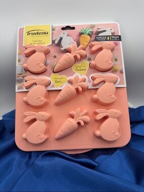 Trudeau Kids Silicone Bunny & Carrot Baking Mold - Coral Pink; NWT